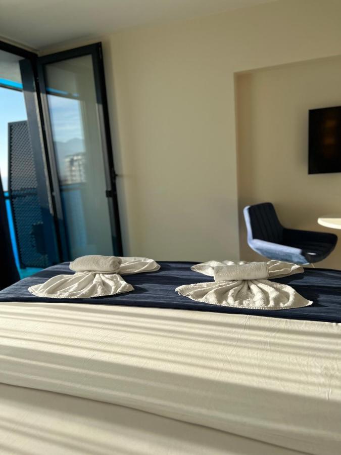 Orbi City Aparthotel Black Sea View Batumi Bagian luar foto