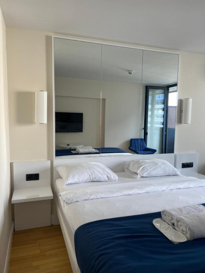 Orbi City Aparthotel Black Sea View Batumi Bagian luar foto