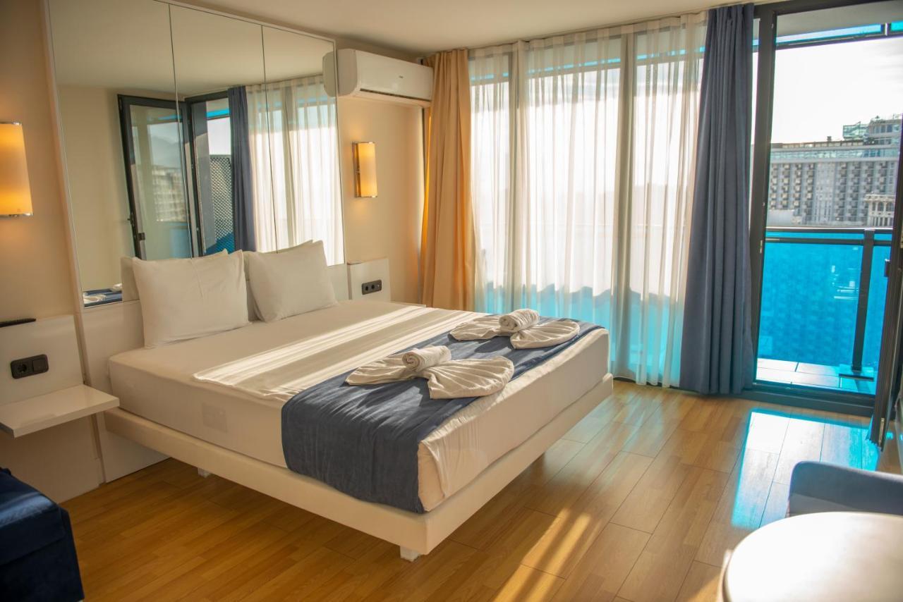 Orbi City Aparthotel Black Sea View Batumi Bagian luar foto