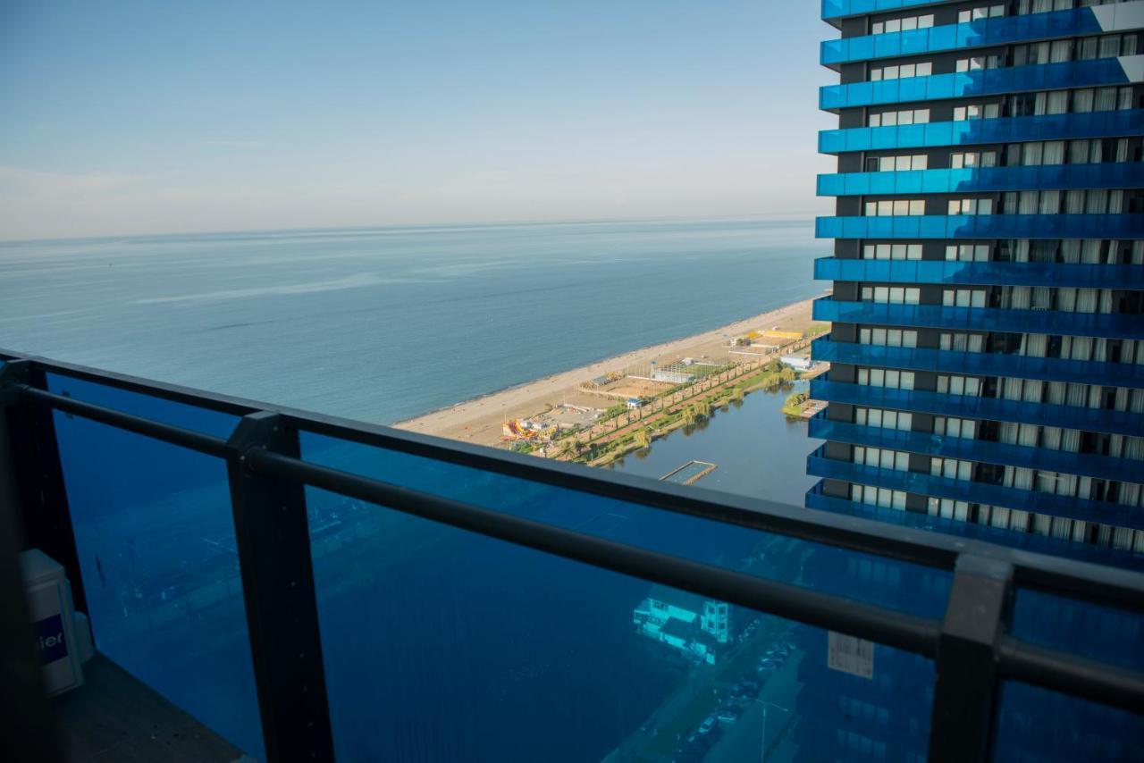 Orbi City Aparthotel Black Sea View Batumi Bagian luar foto