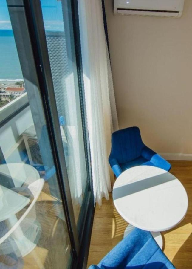 Orbi City Aparthotel Black Sea View Batumi Bagian luar foto