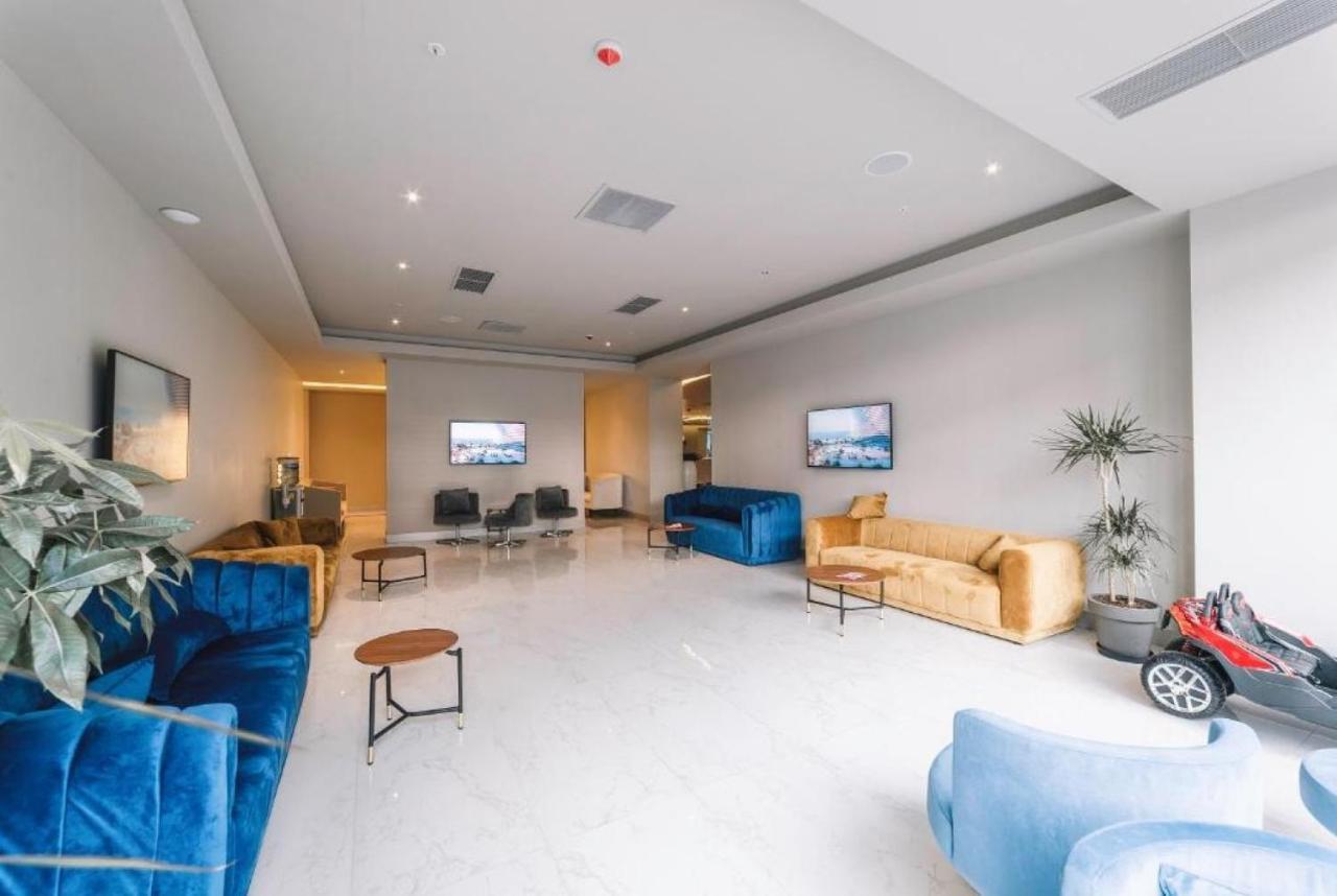 Orbi City Aparthotel Black Sea View Batumi Bagian luar foto