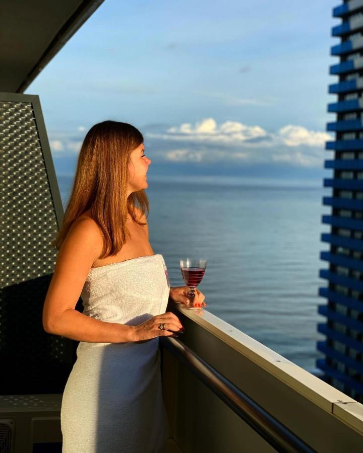 Orbi City Aparthotel Black Sea View Batumi Bagian luar foto