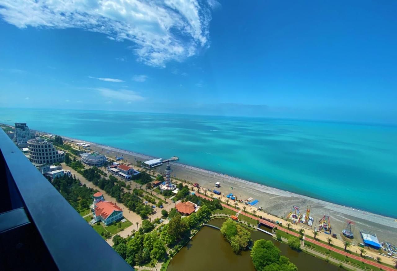 Orbi City Aparthotel Black Sea View Batumi Bagian luar foto