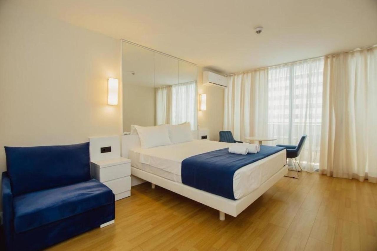 Orbi City Aparthotel Black Sea View Batumi Bagian luar foto