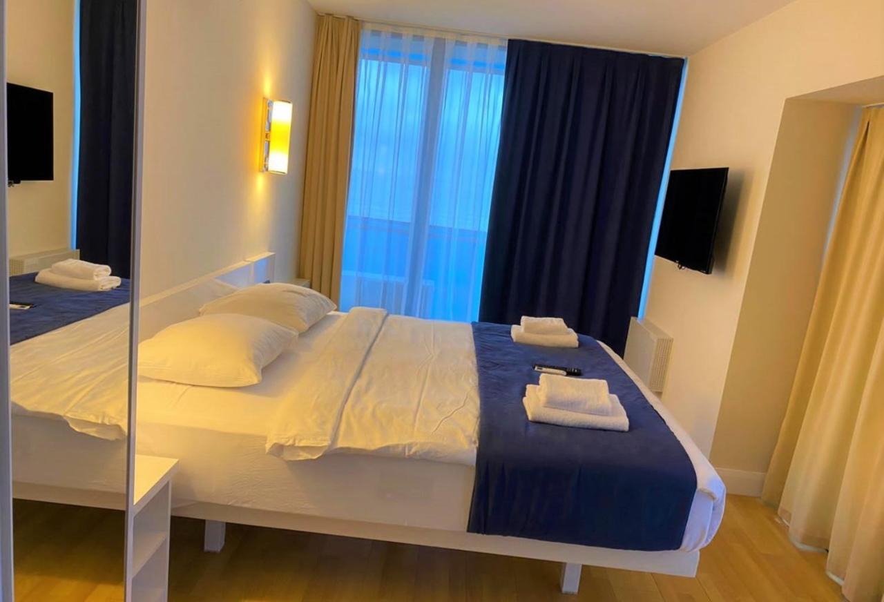 Orbi City Aparthotel Black Sea View Batumi Bagian luar foto