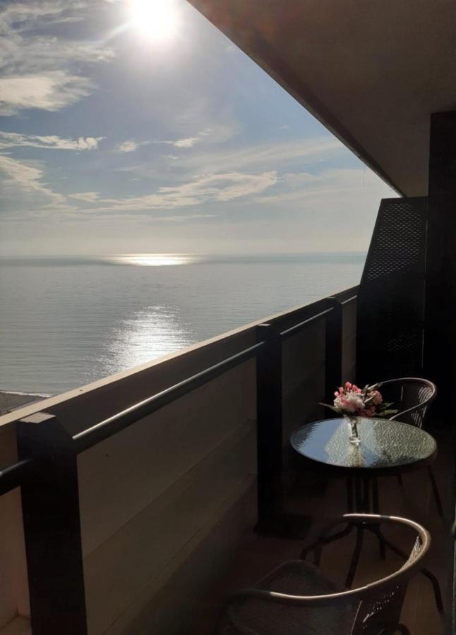 Orbi City Aparthotel Black Sea View Batumi Bagian luar foto